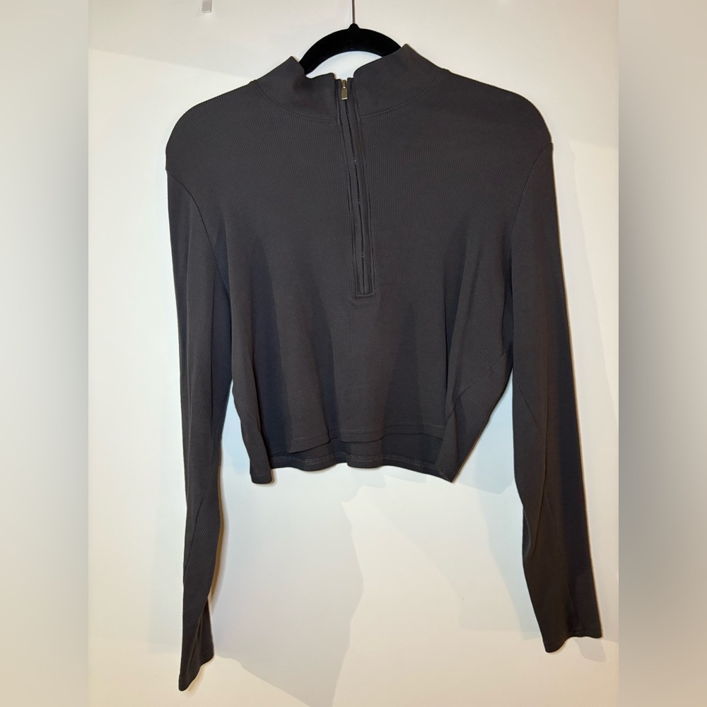 Black Ribbed Half Zip Cropped Athletic Top